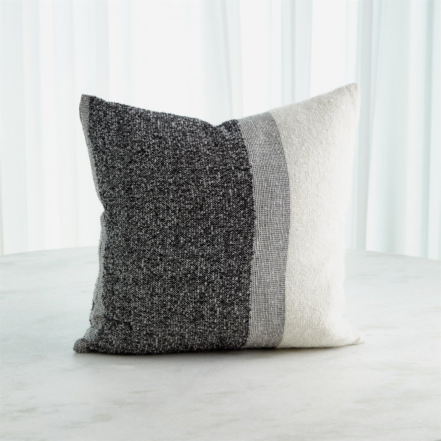 GRADATION PILLOW-WHITE/GREY